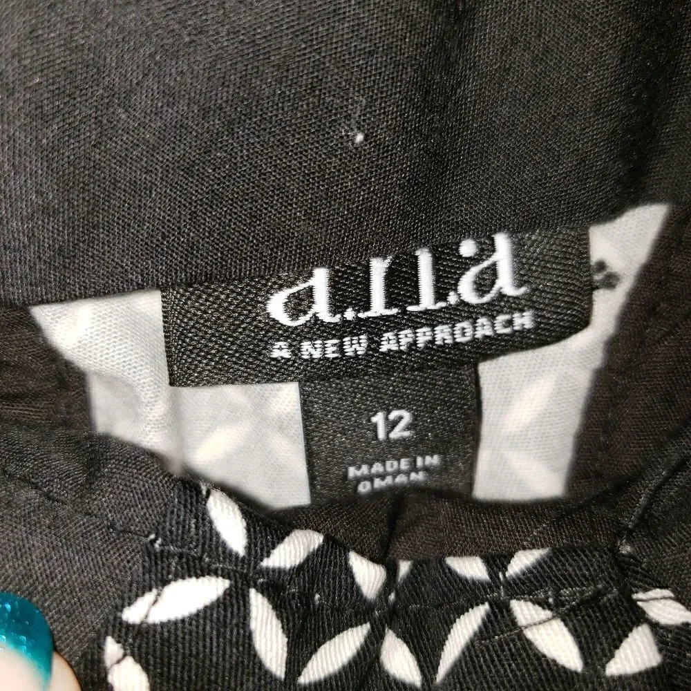 NWOT ana A New Approch Patterned Ankle Pants Size 12